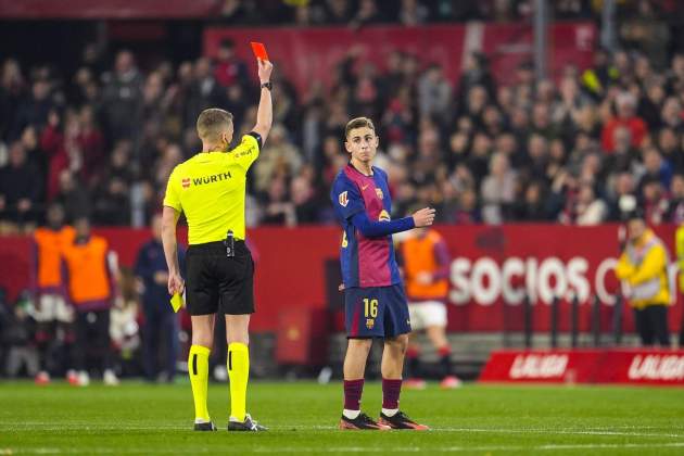 Fermín López, expulsat durant el passat Barça - Sevilla / Foto: Europa Press