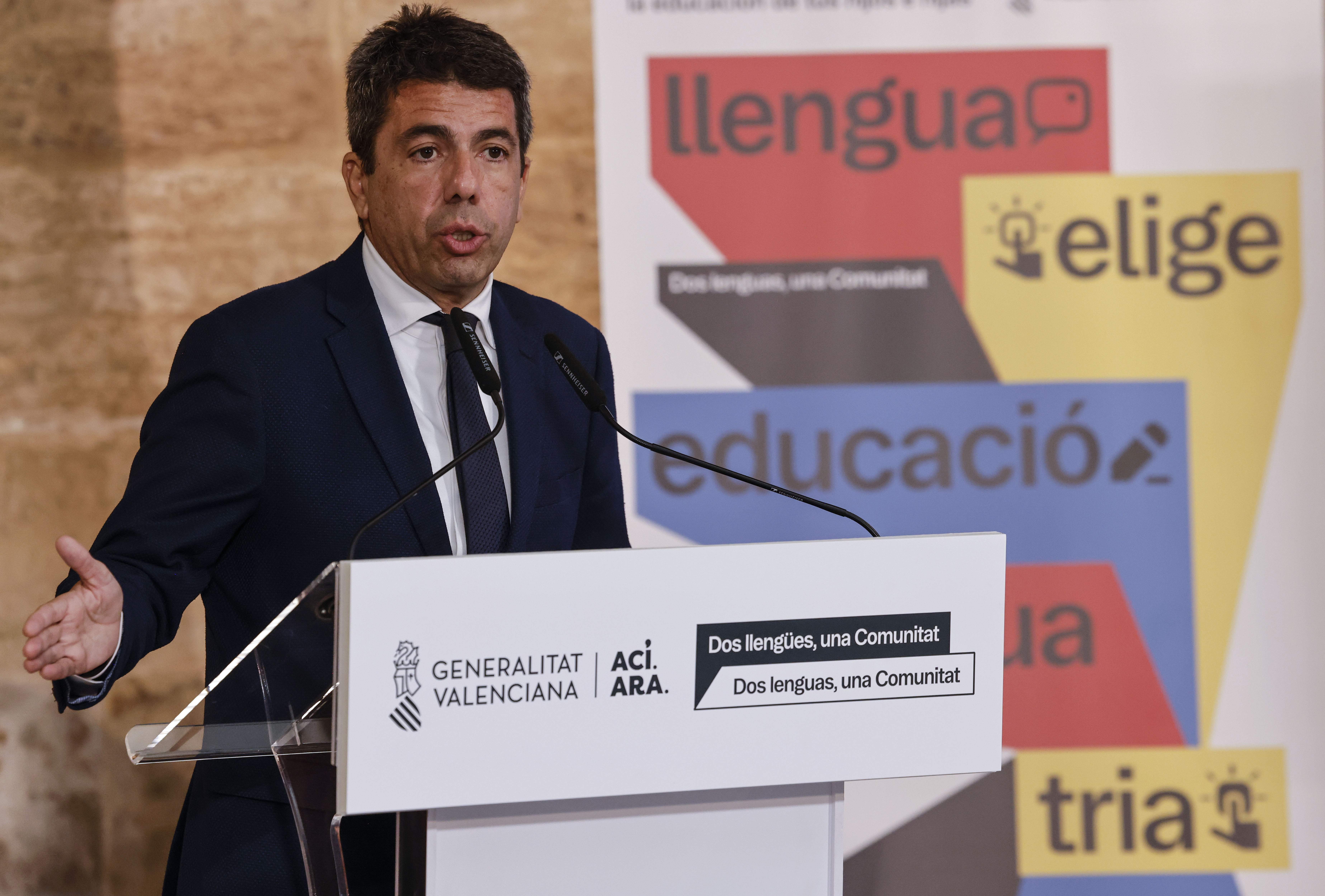 Mazón presenta una consulta para que las familias escojan la lengua de enseñanza en el País Valencià