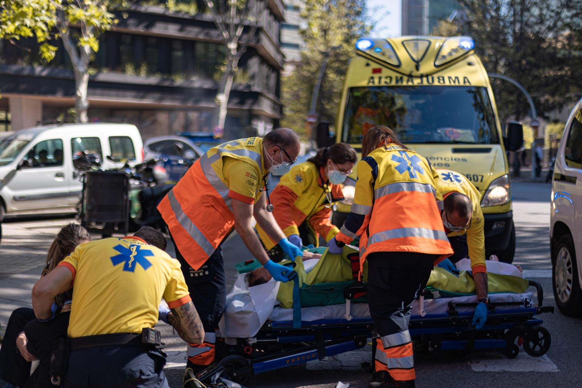 El SEM adjudica el megacontrato de las ambulancias: 1.970 millones repartidos entre seis empresas