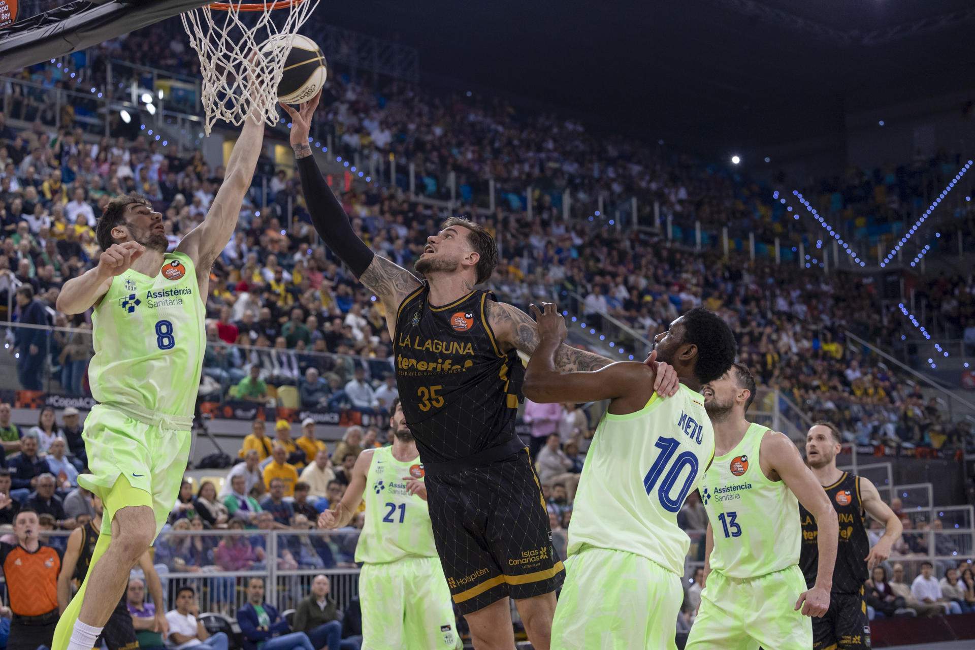 Un últim quart desastrós condemna el Barça contra el Tenerife (91-86) i diu adeu a la Copa