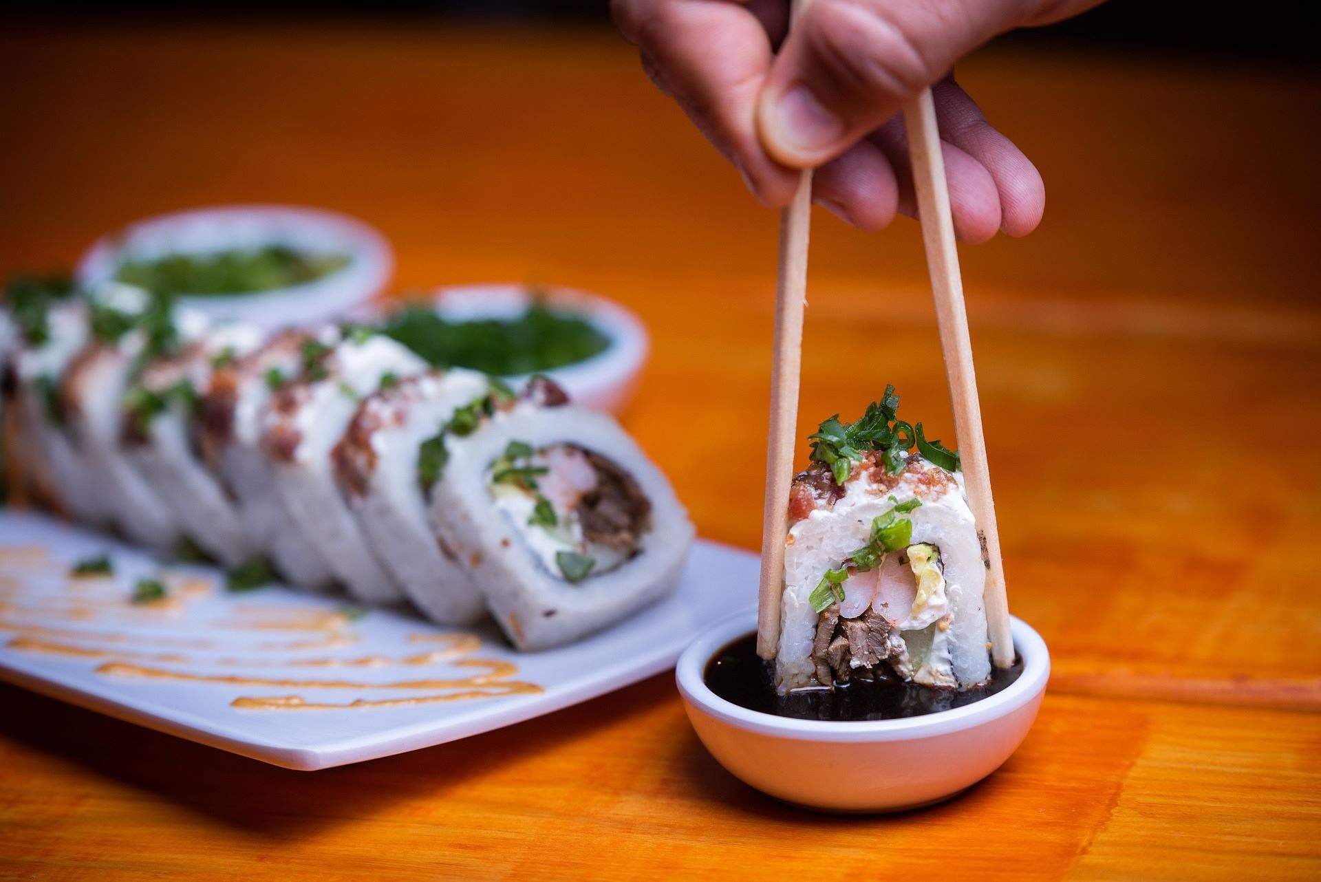 Les 5 coses que fem en menjar sushi i que posen nerviosos els japonesos