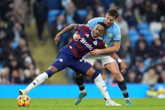 Joe Willock Nico González Manchester City Newcastle / Foto: Europa Press