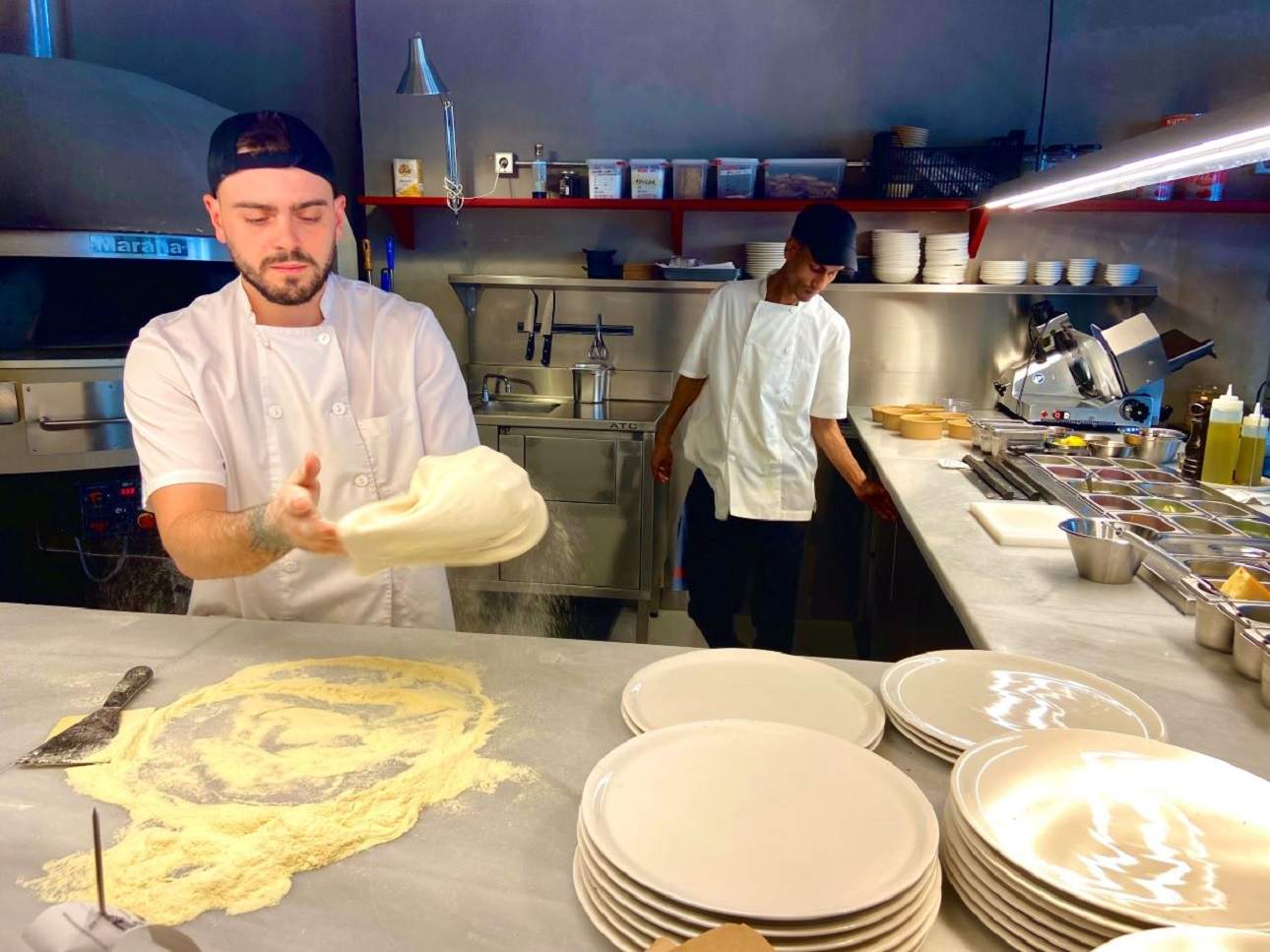 El restaurant de Barcelona on tastar autèntica pizza al forn de llenya i delicioses postres casolanes