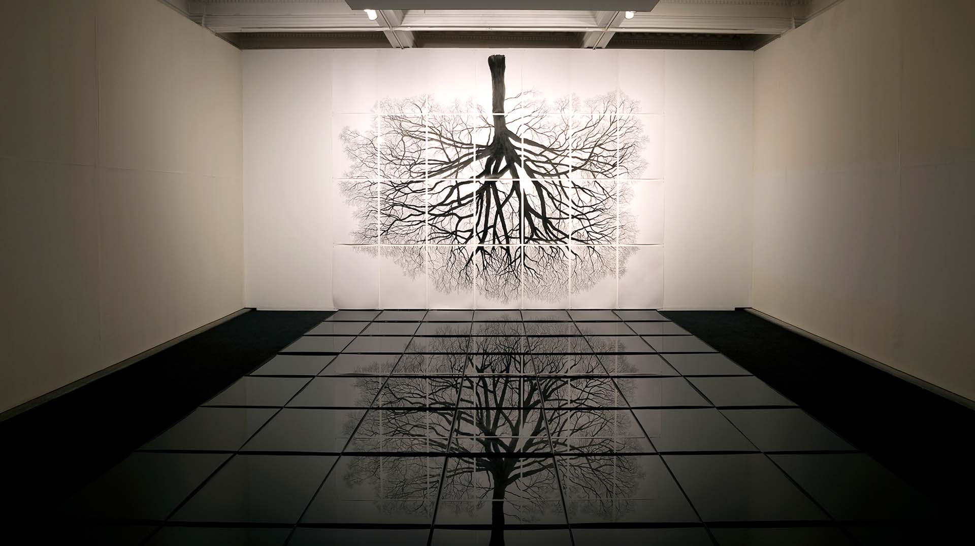 Inauguración de la exposición 'Dibuixar un arbre' de Àlex Nogué