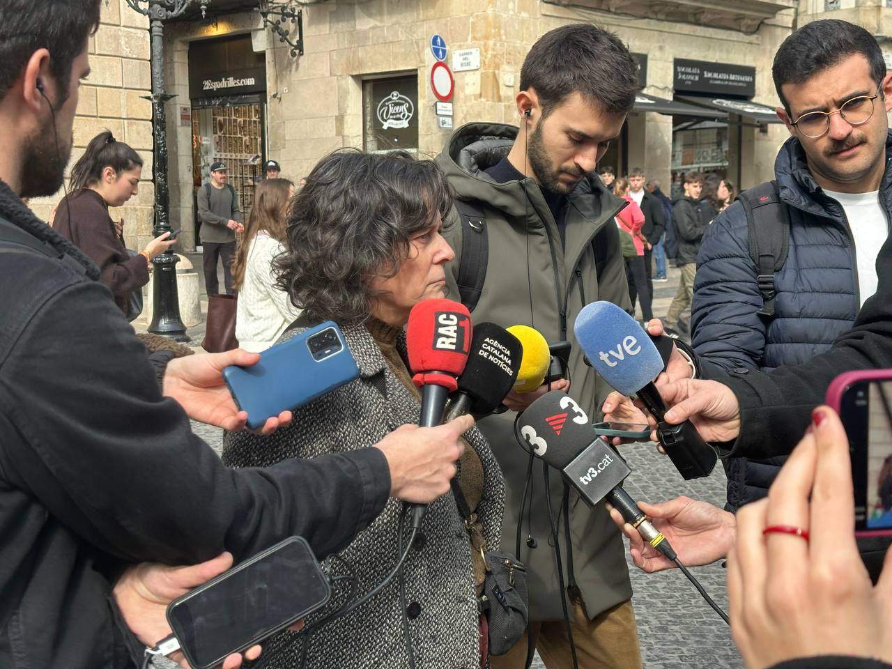 Grito de alerta de Junts y CUP después del descenso del uso del catalán: "Es una emergencia lingüística"