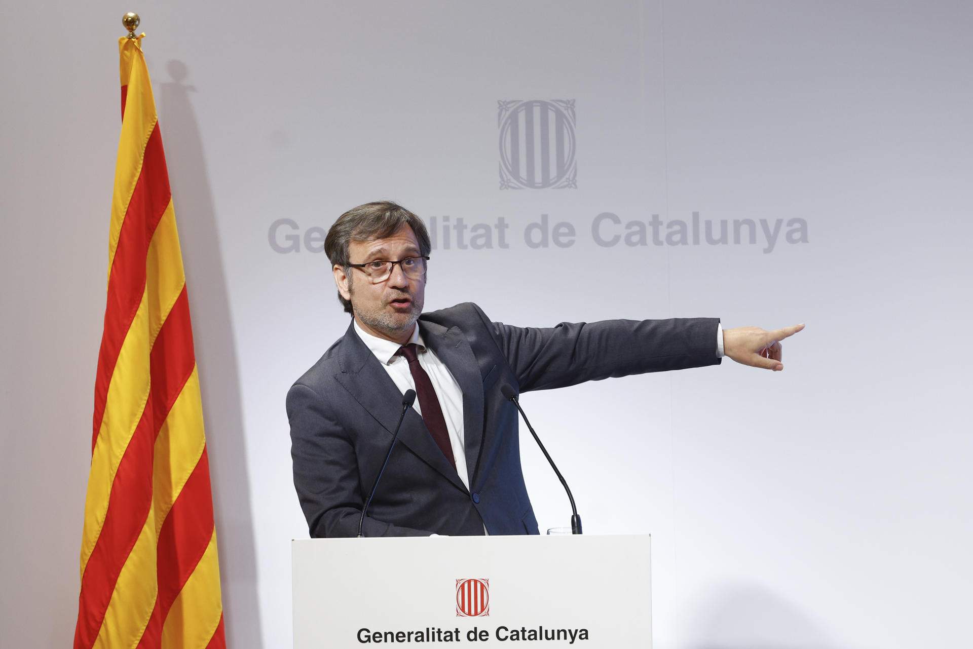 El Govern se compromete a destinar 8,8 millones a ampliar las plazas para aprender catalán