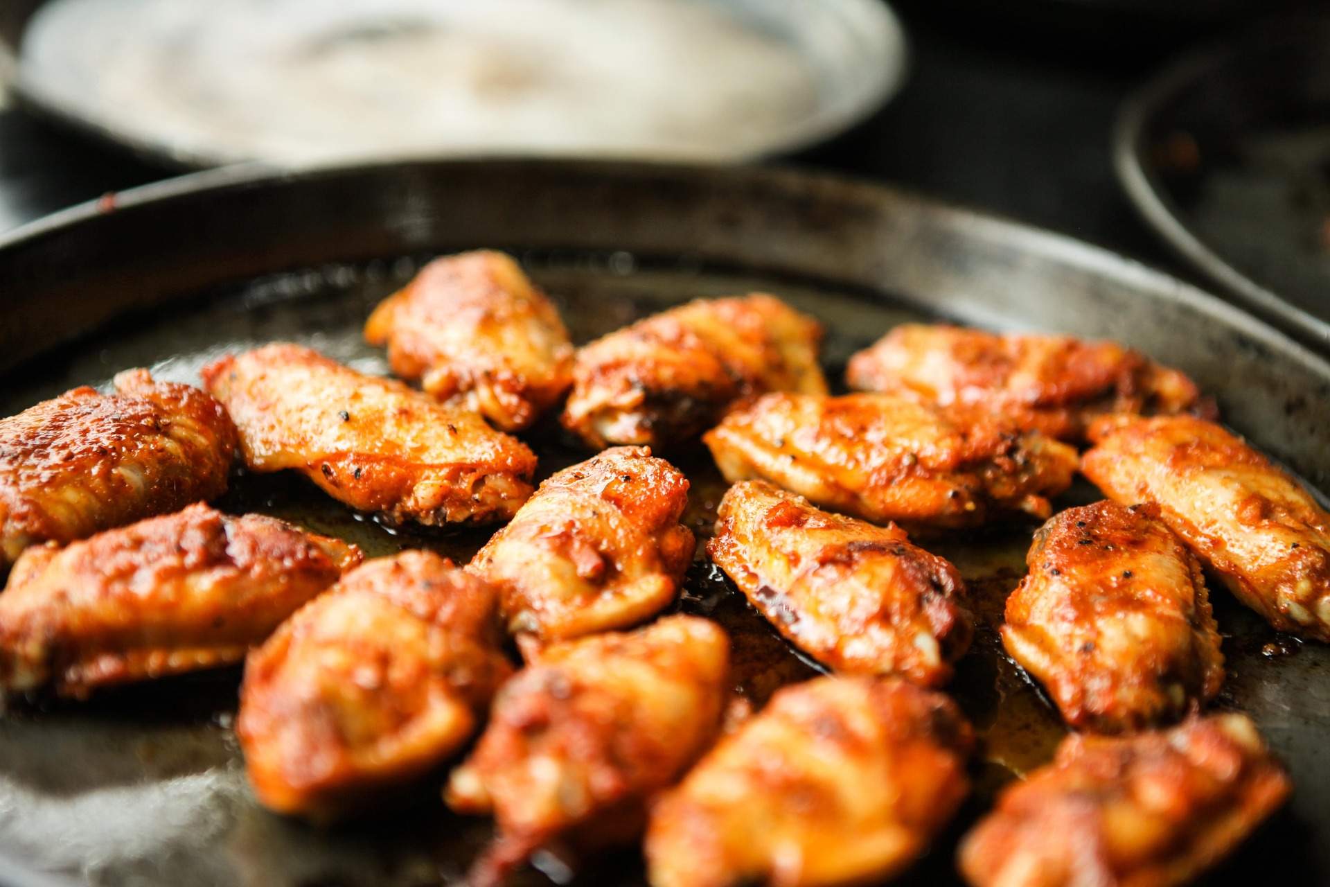 El truco secreto para cocinar unas alitas de pollo en menos de 10 minutos