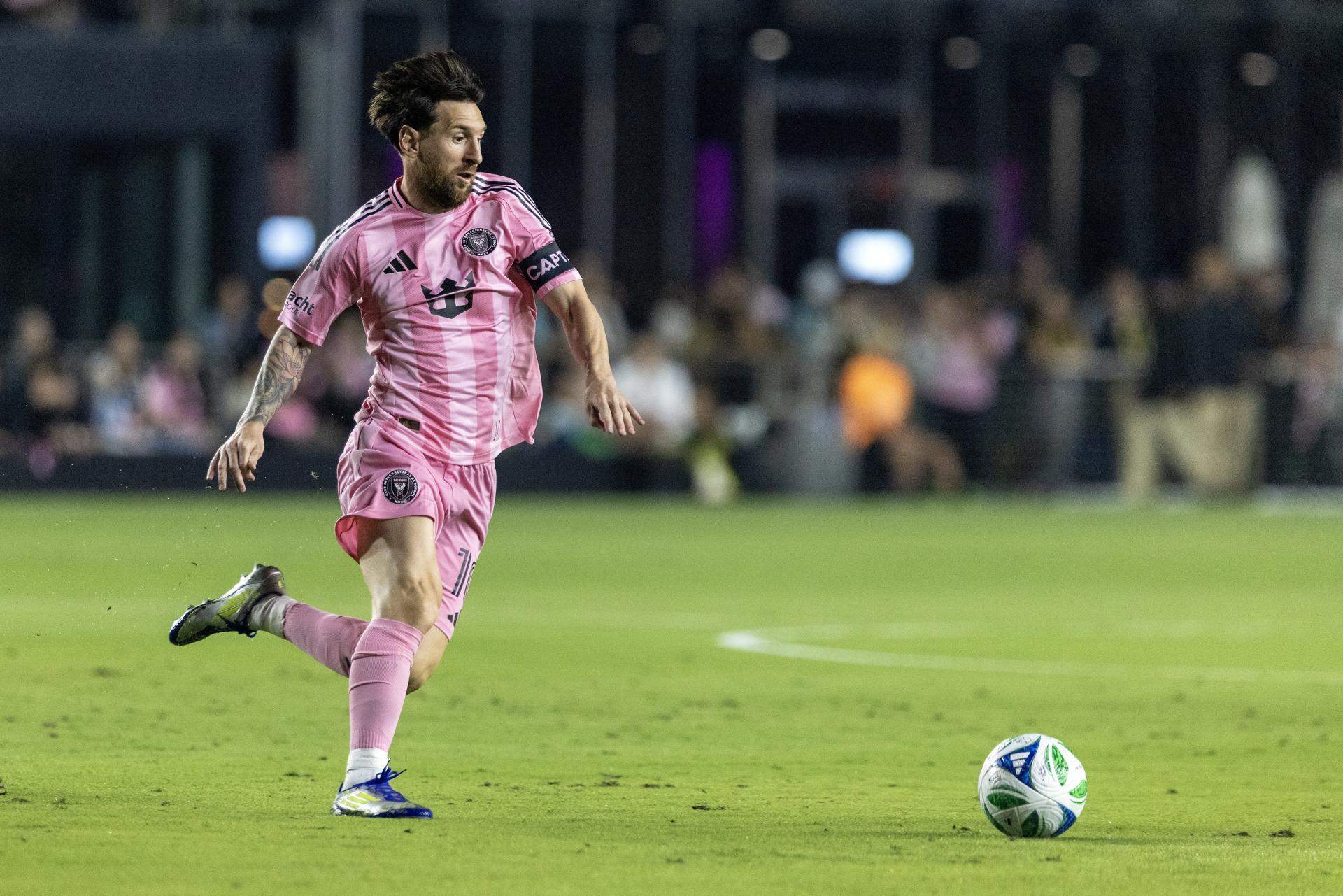 Leo Messi lidera l'Inter de Miami amb inferioritat numèrica i salva un punt en la primera jornada de la MLS