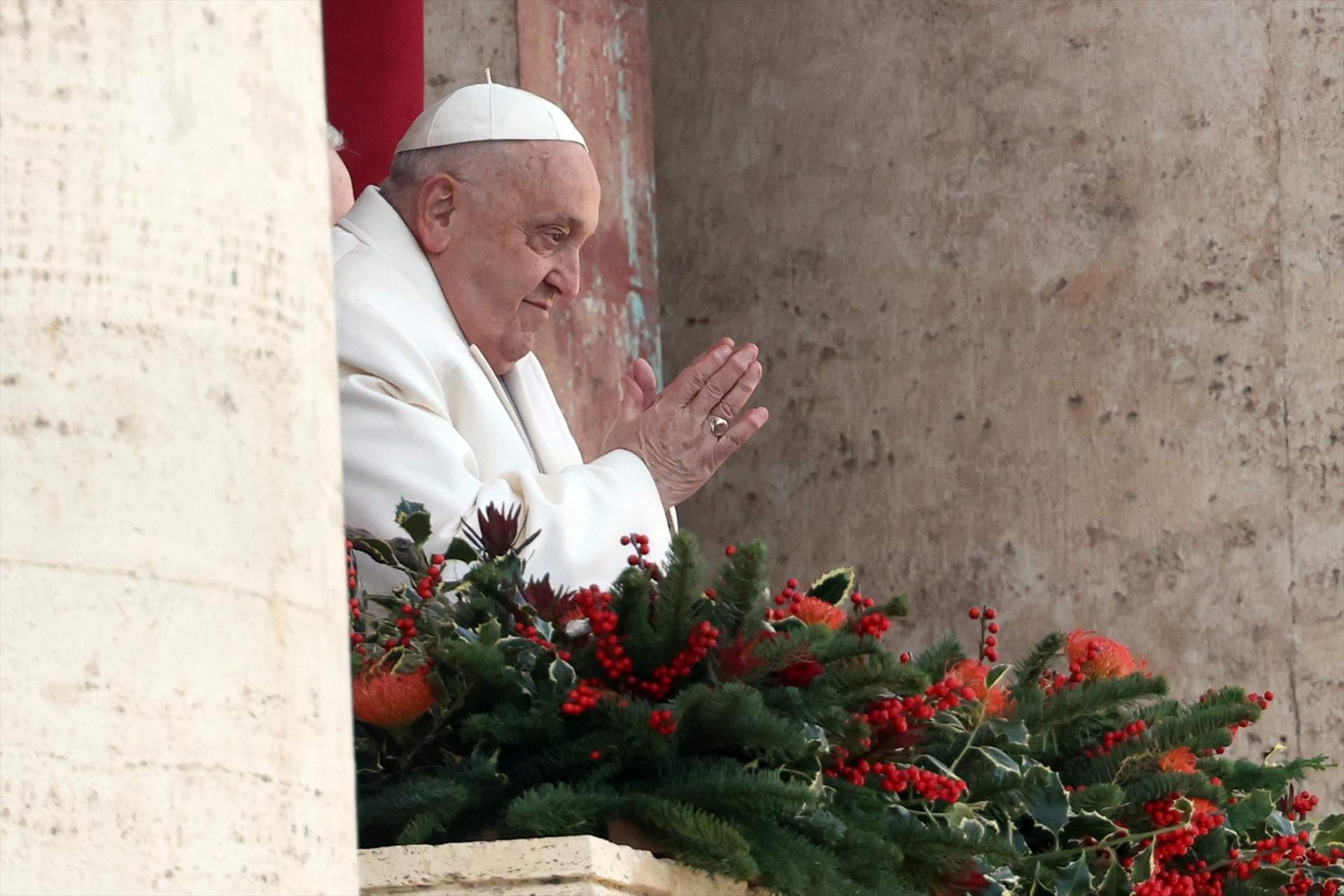 Nuevo parte médico del papa Francisco: continúa "crítico" y tiene una insuficiencia renal leve