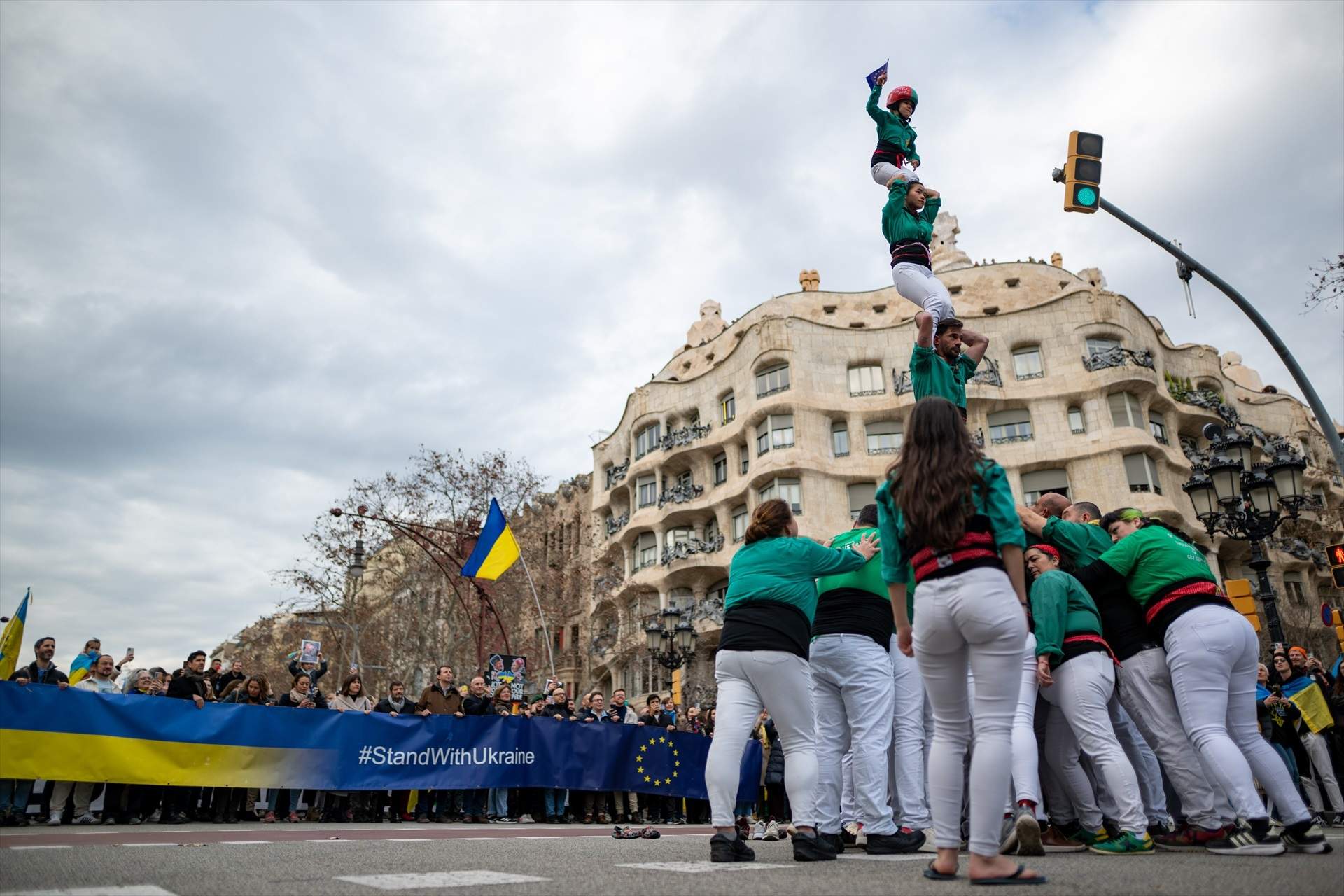 Multitudinaria manifestación en Barcelona en apoyo a Ucrania en el tercer aniversario de la guerra