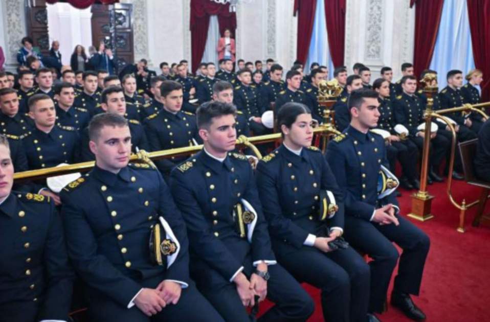 El novio de Leonor el tercero de la primera fila en el Ayuntamiento de Cádiz, XXSS