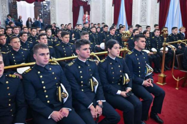 El novio de Leonor el tercero de la primera fila en el Ayuntamiento de Cádiz, XXSS