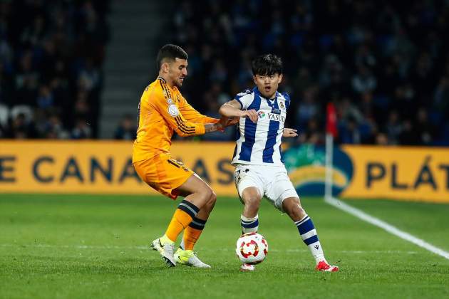 Dani Ceballos, abans de xocar amb Kubo durant el Reial Madrid - Reial Societat / Foto: Europa Press