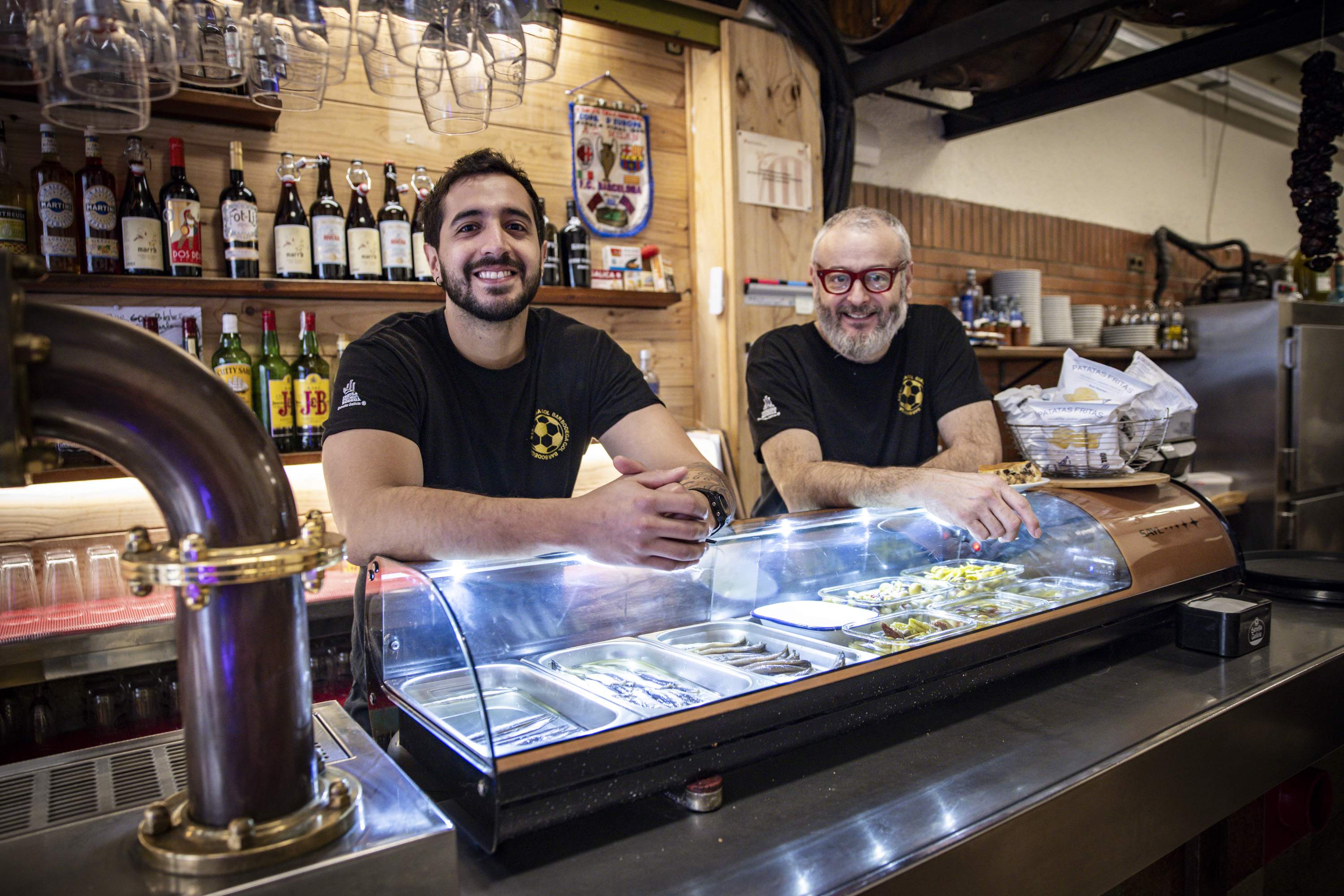 Reobre una bodega centenària a Sant Antoni mantenint l’essència i una cuina tradicional brutal