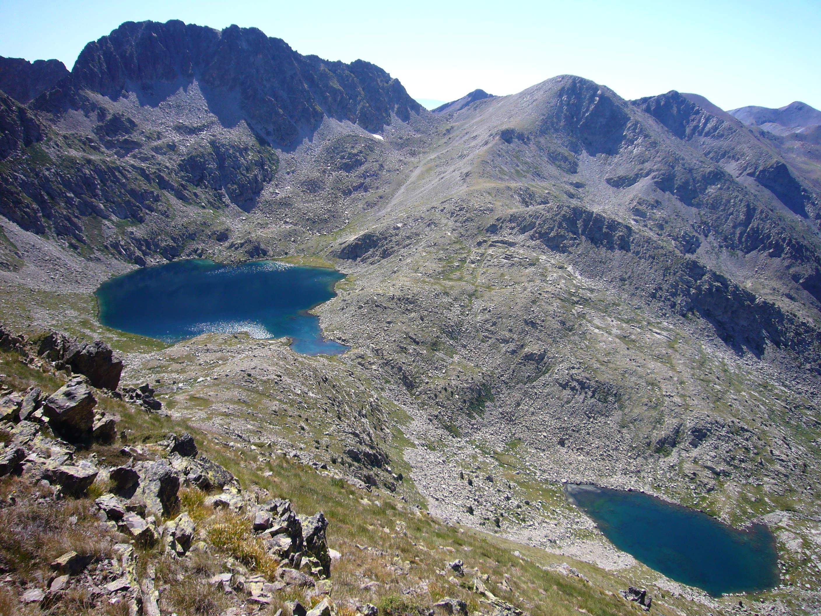 Un paradís amagat als Pirineus: la ruta que et porta a dos estanys espectaculars