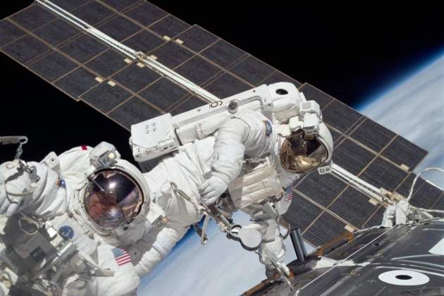 Astronautas en la Estación Espacial Internacional