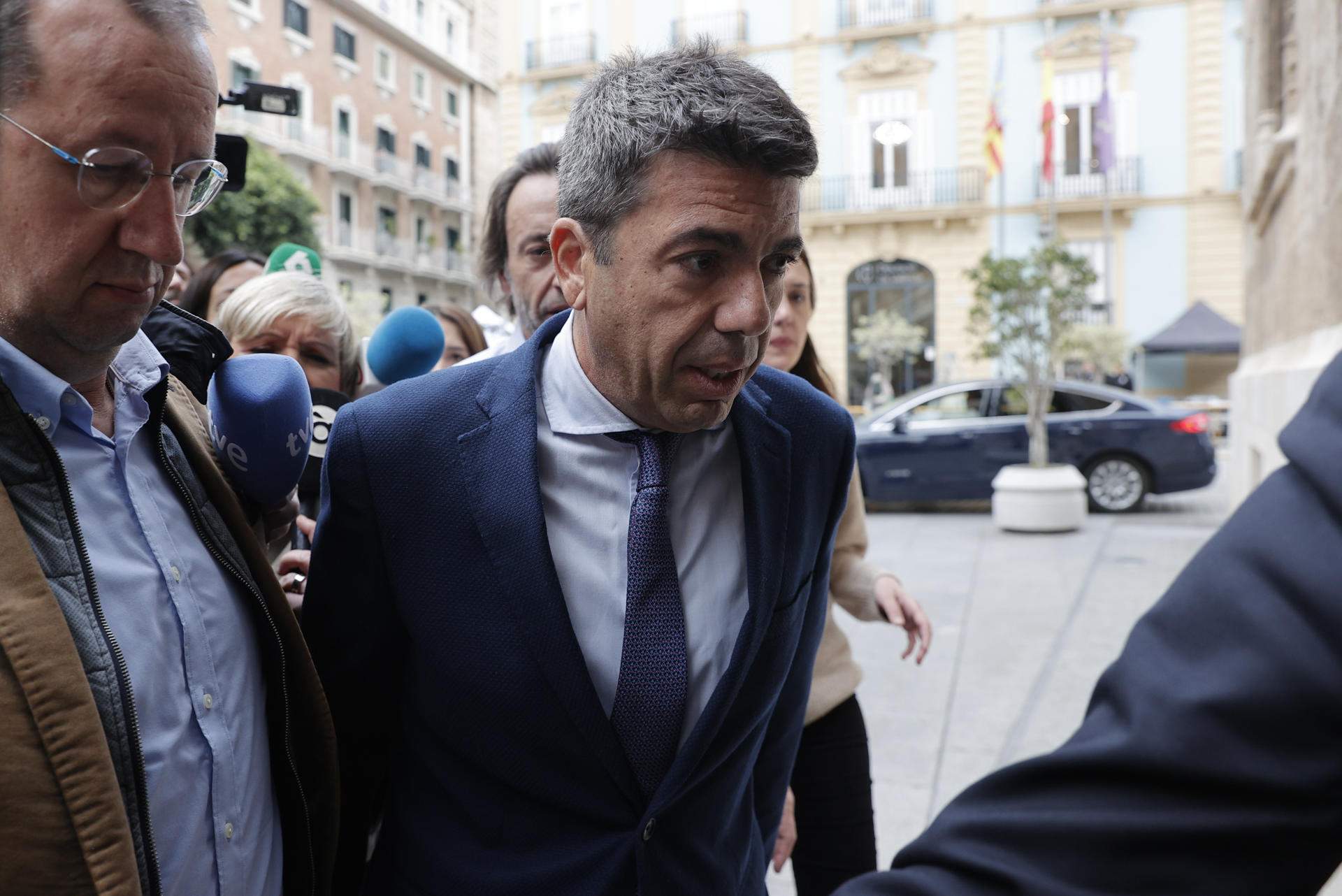 Mazón s'enroca en el càrrec davant de la pressió creixent al PP perquè dimiteixi