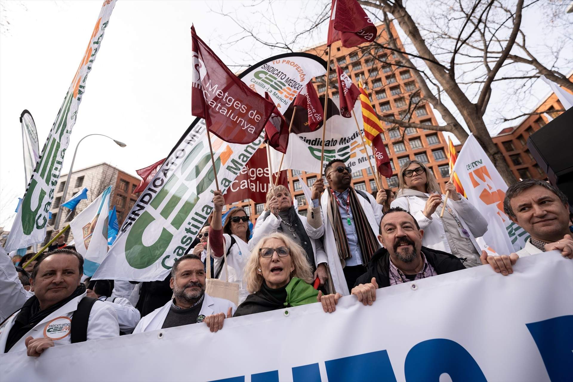 Creix el malestar dels metges per l'esborrany de l'Estatut Marc de Sanitat: què és i què implica