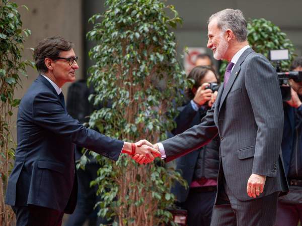 El president de la Generalitat, Salvador Illa, i el Rei Felip VI | Foto: Europa Press