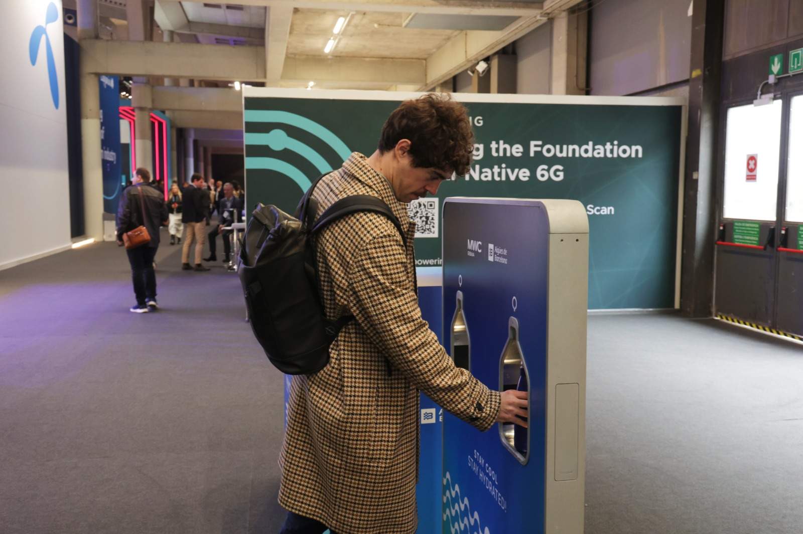 Aigües de Barcelona instal·la fonts sostenibles al MWC 2025 per fomentar el residu zero