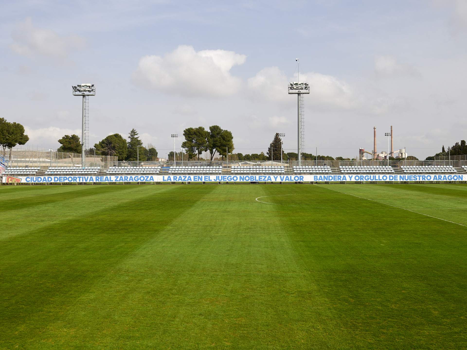 Escándalo en el fútbol base: echan al ojeador del Barça de la Ciudad Deportiva del Zaragoza"