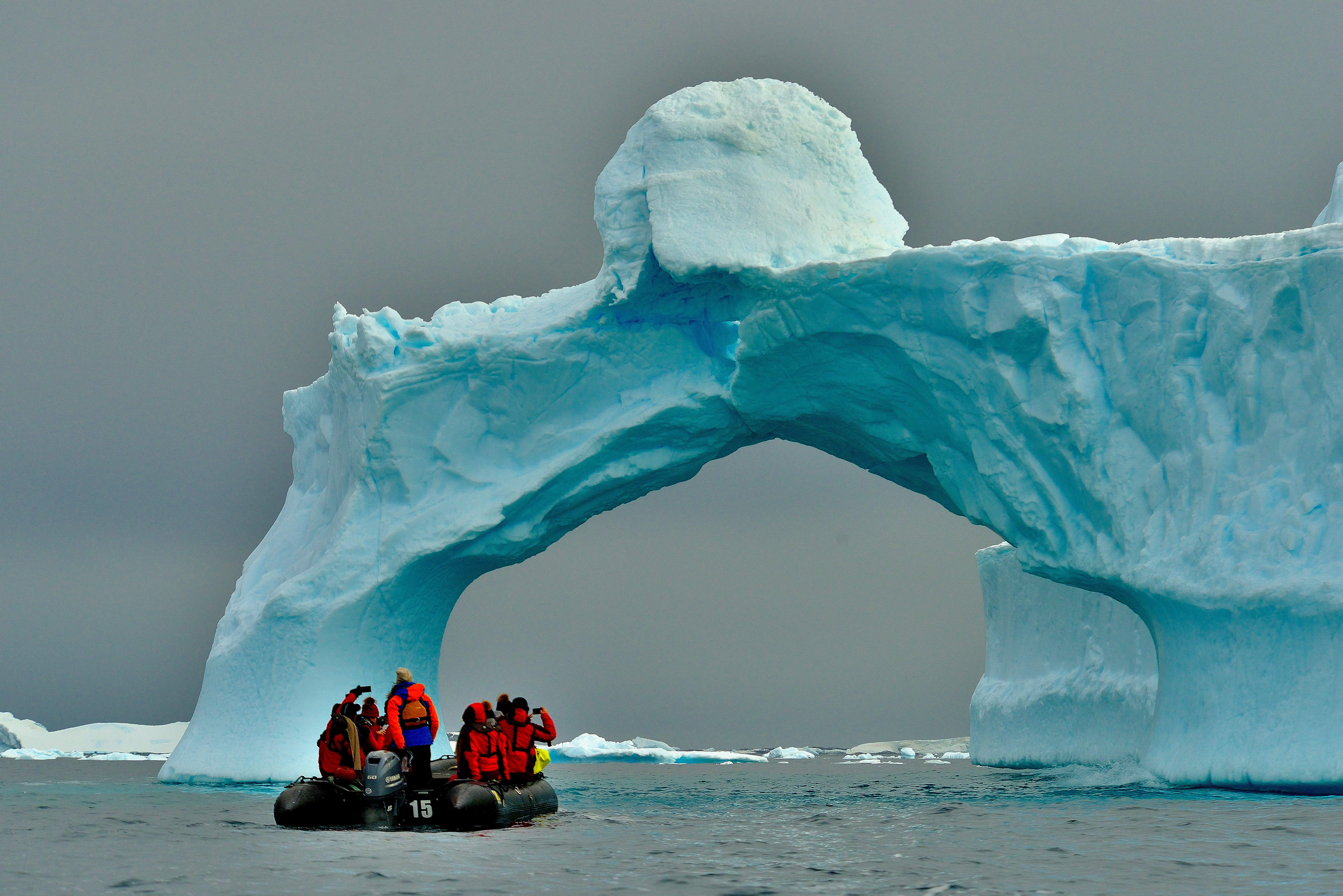 El mayor iceberg del mundo se encalla tras 40 años de largo viaje