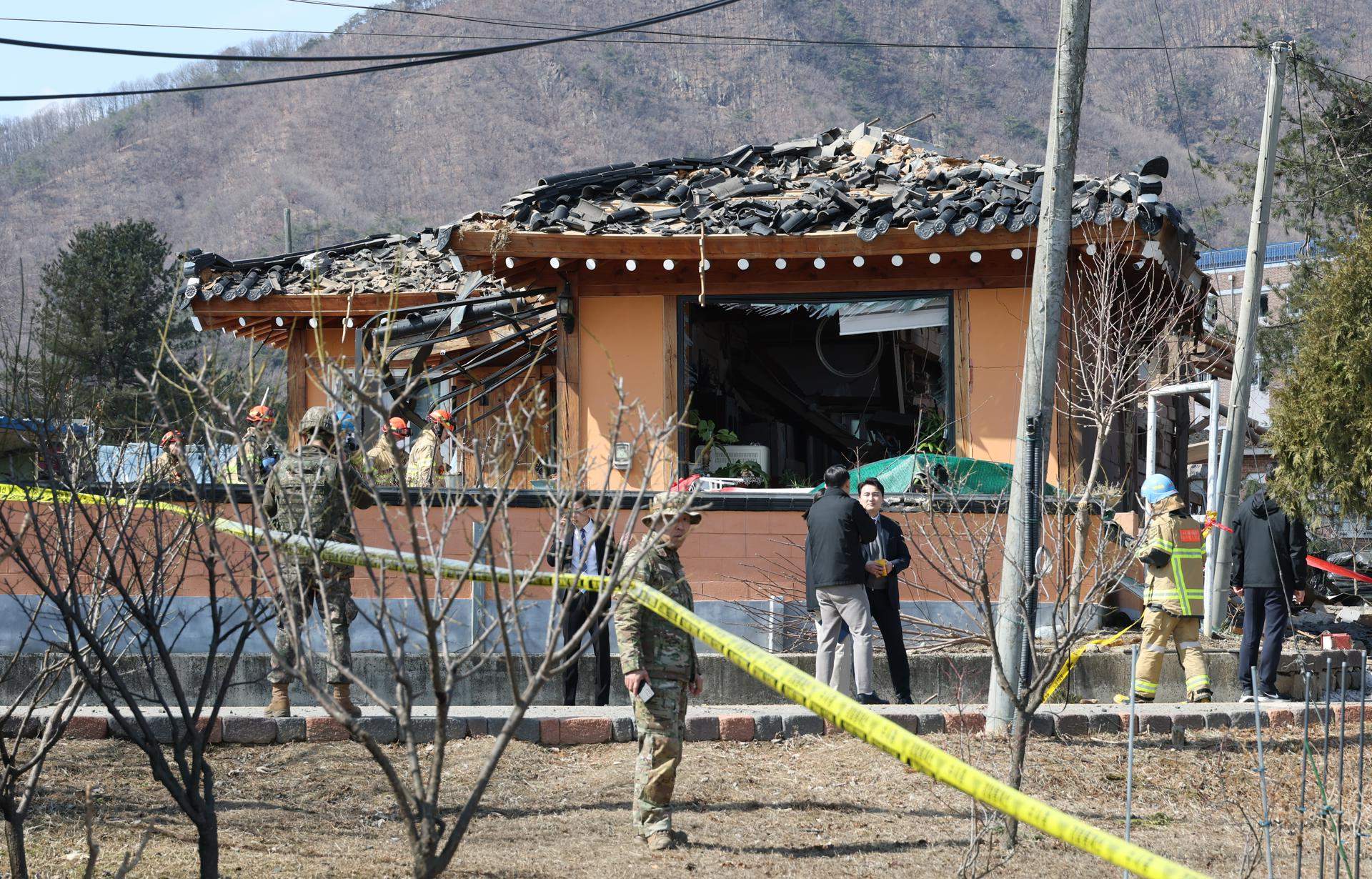 Un avión militar surcoreano lanza accidentalmente ocho bombas sobre una zona poblada: siete heridos