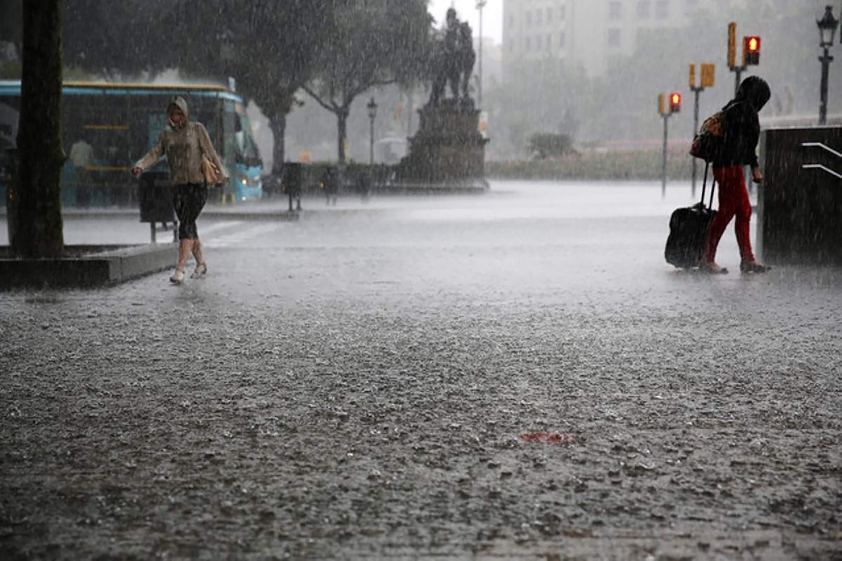 Bogeria de temps a Catalunya per un temporal de pluja i un front de tempestes: estocada a la sequera?