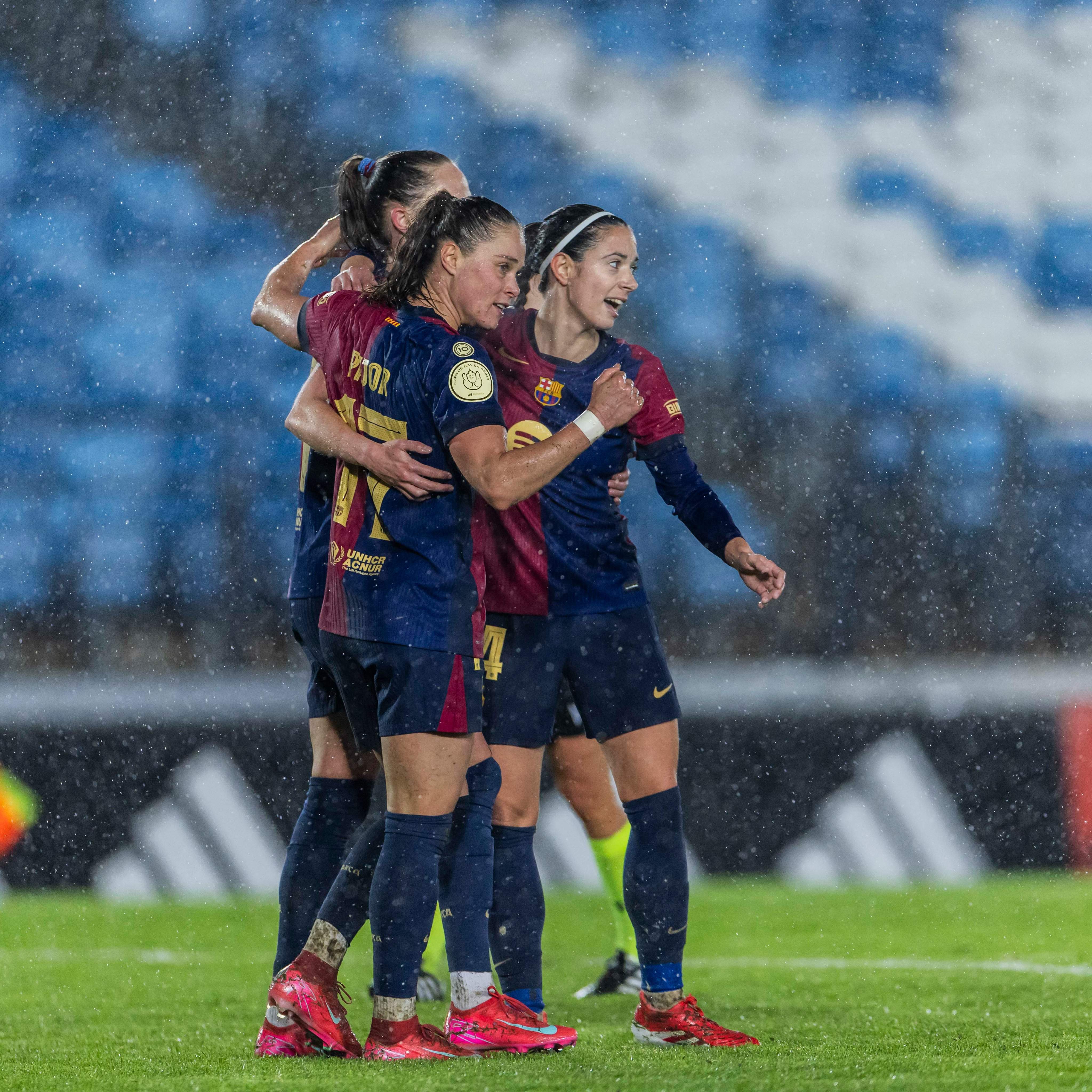 Clásica goleada del Barça (0-5), que reina bajo un diluvio contra el Madrid en la ida de las semis de la Copa