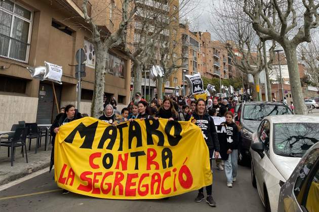 Manifestacio Mataro tancament linies educatives / Cedida