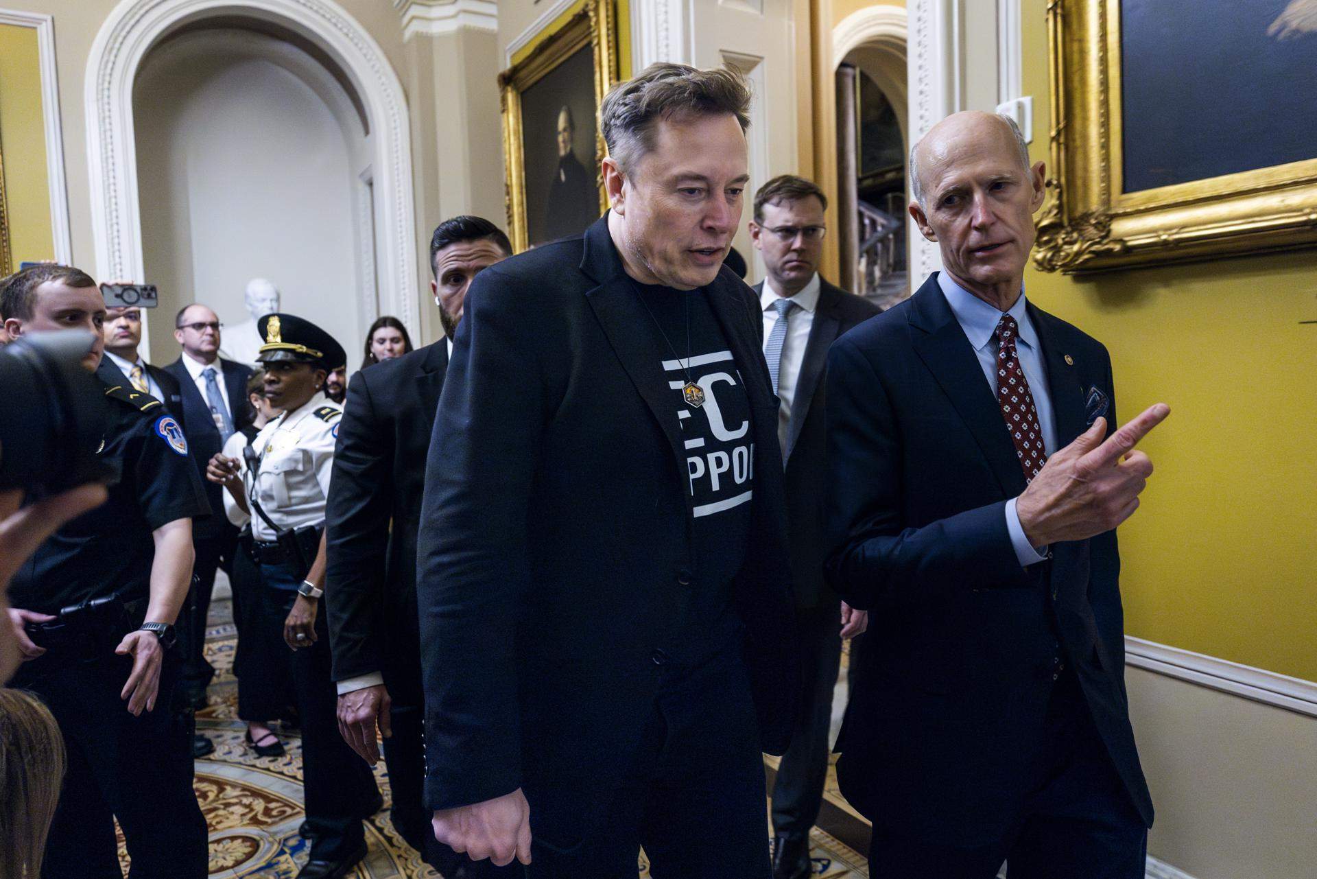 La ira de Musk estalló en una reunión del gabinete de Trump donde el presidente le restó poder