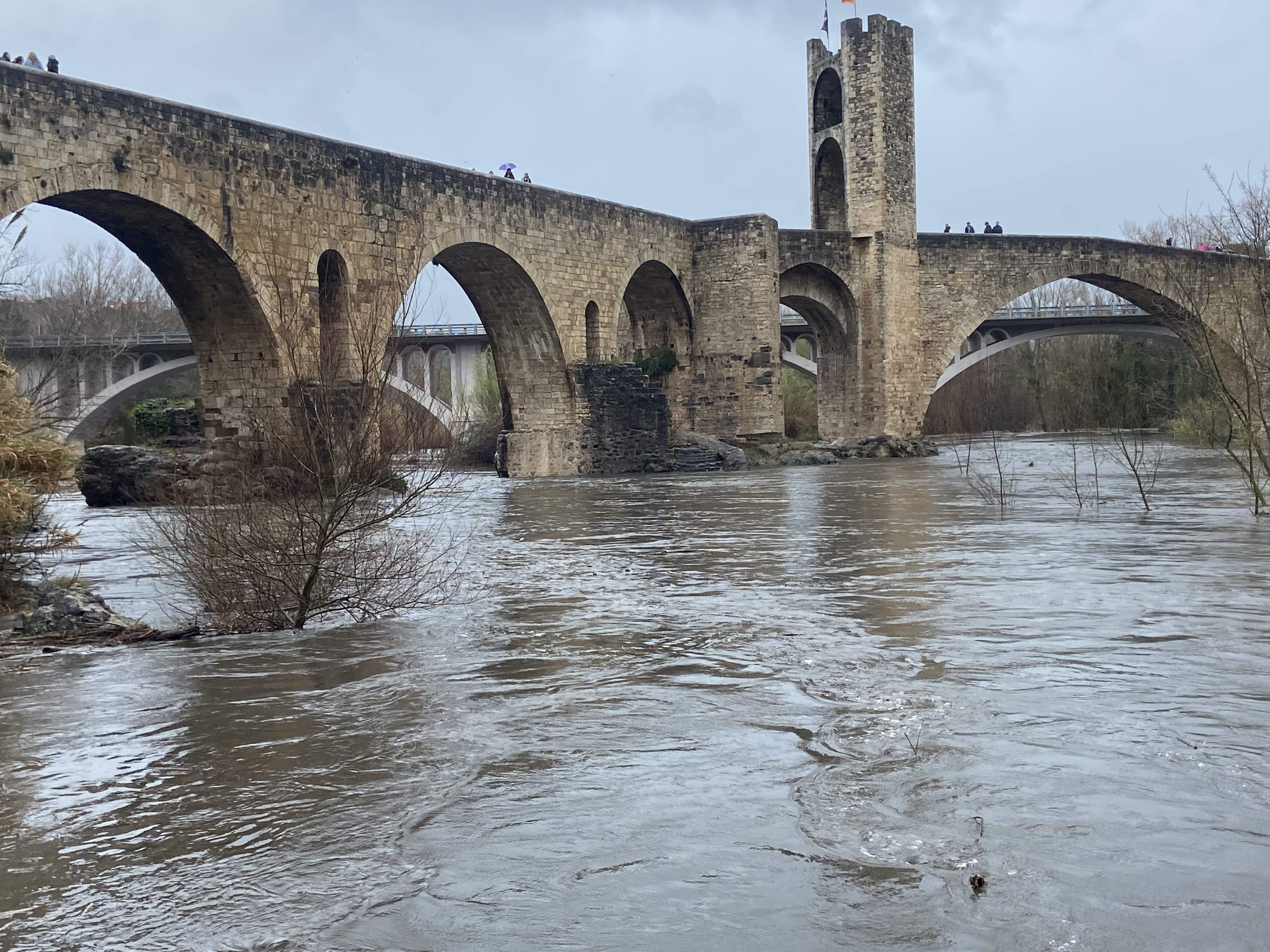 Peligro por tormentas y aguaceros de madrugada en Catalunya: ¿dónde y cuándo lloverá el domingo?