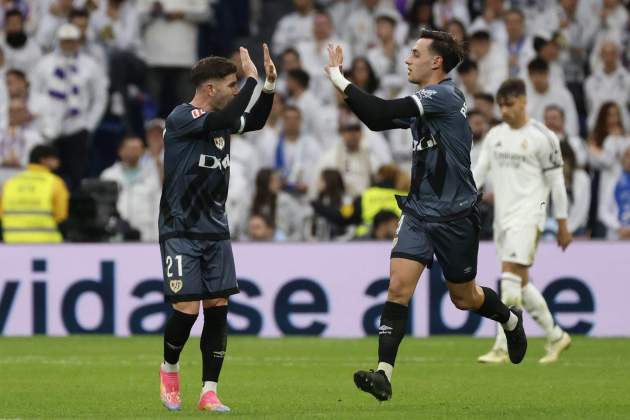 El Rayo Vallecano celebra el gol contra el Real Madrid / Foto: EFE