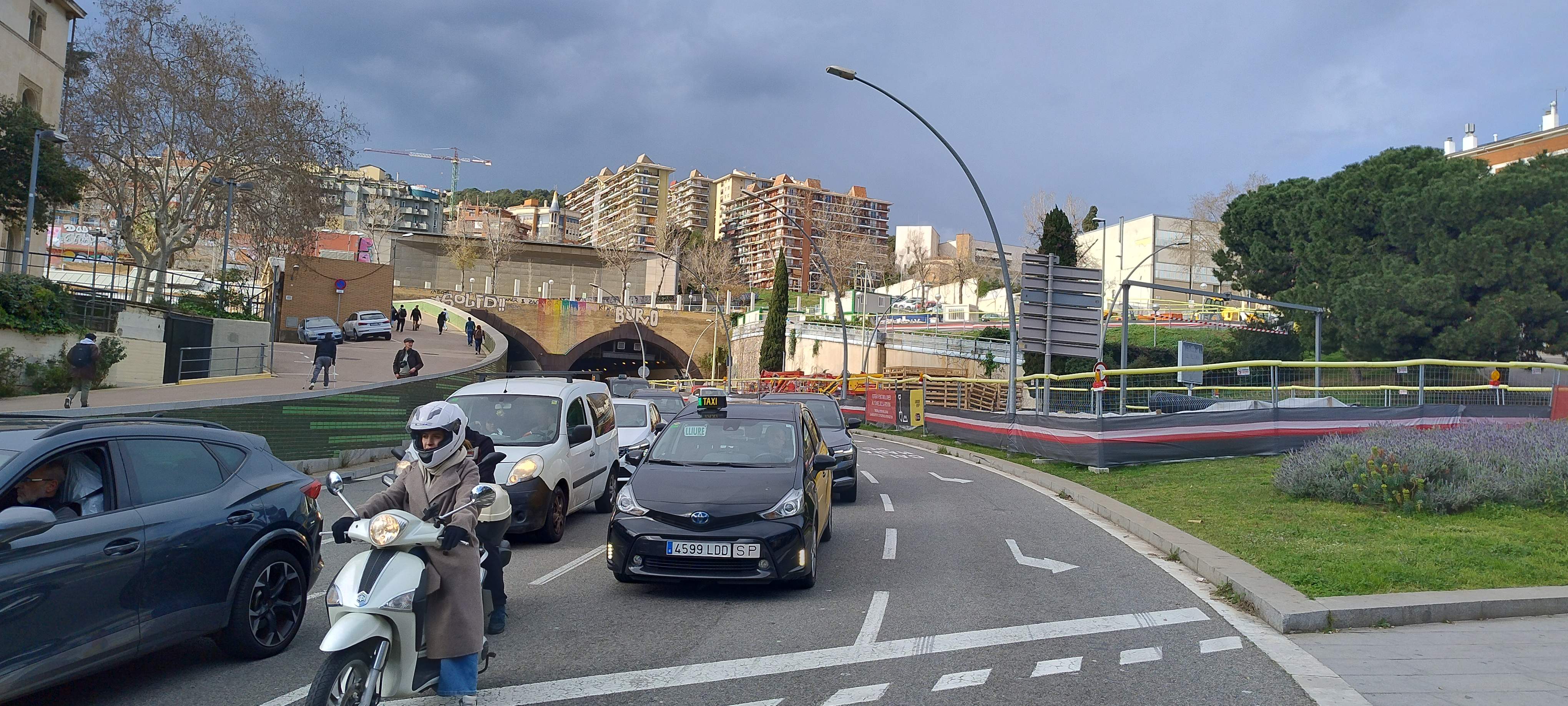 El túnel de la Rovira de Barcelona estarà quatre mesos tallat en sentit descendent