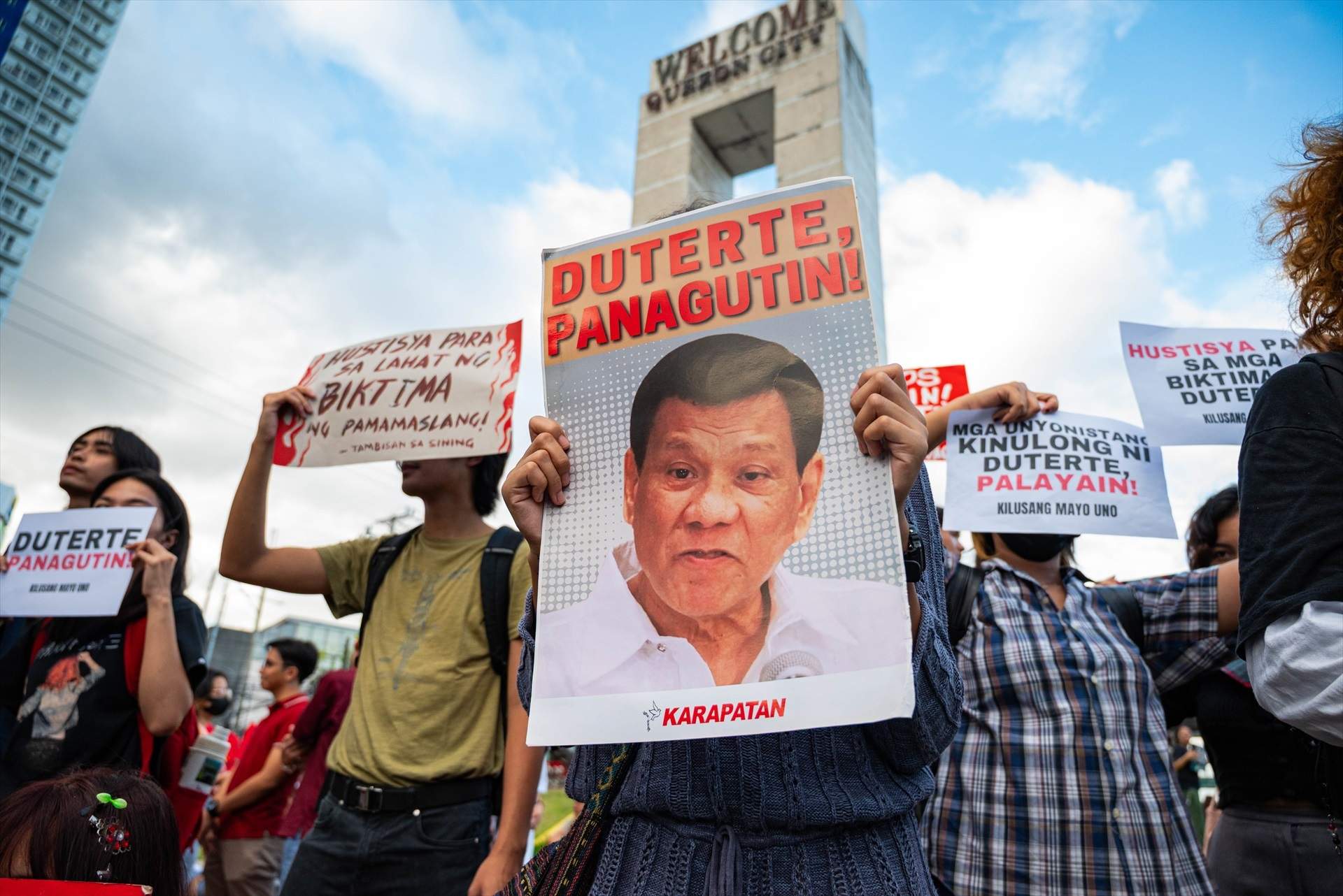 Filipinas envía a Rodrigo Duterte a La Haya después de detenerlo por crímenes contra la humanidad