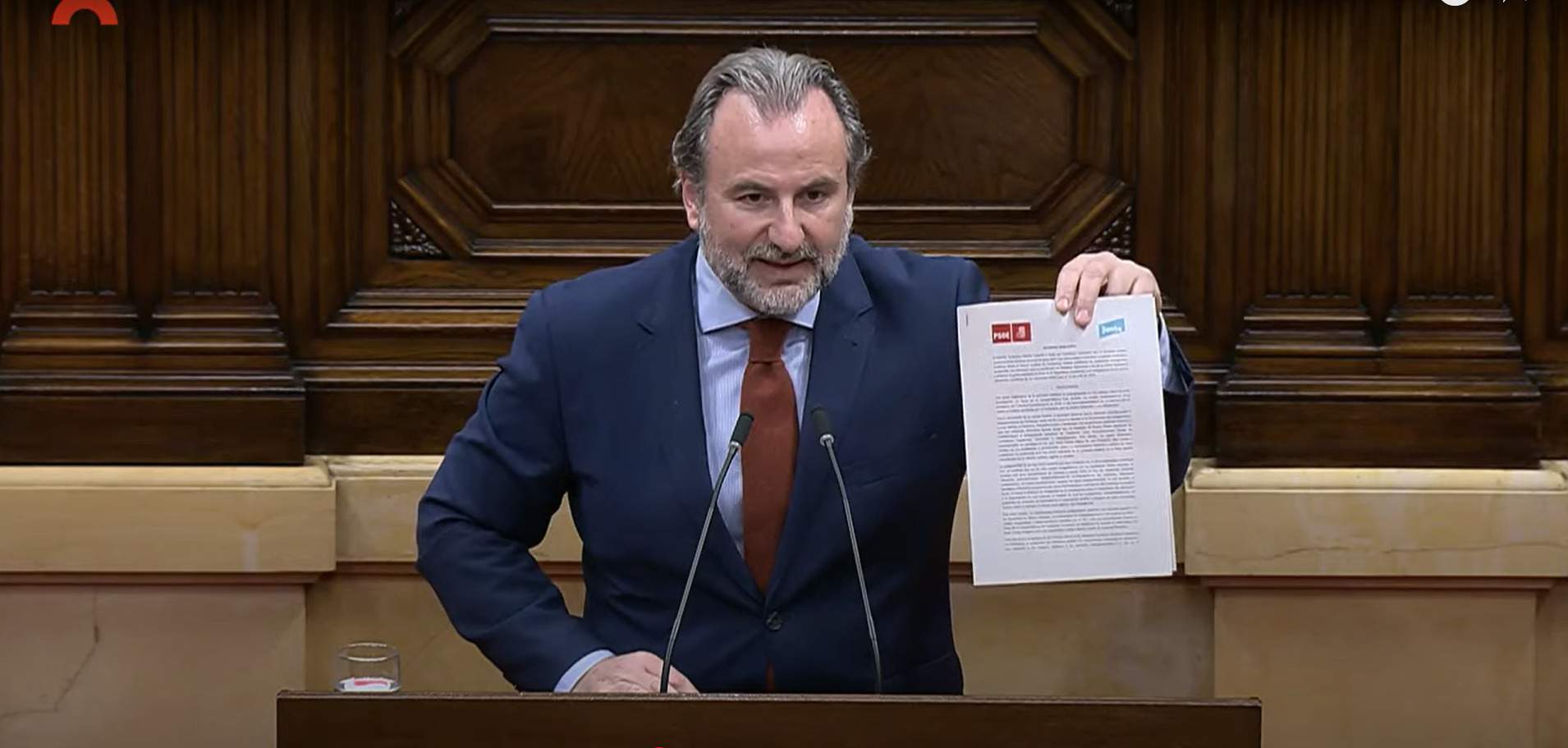 Un diputat del PP trenca l'acord Junts-PSOE sobre immigració al Parlament: "Per set monedes de plata"