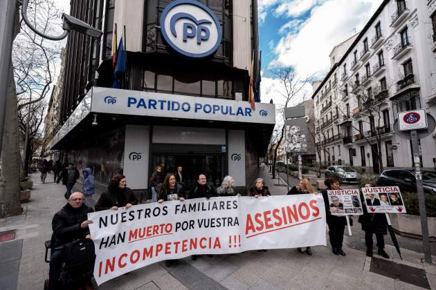 manifestació familiars dana pp génova europa press