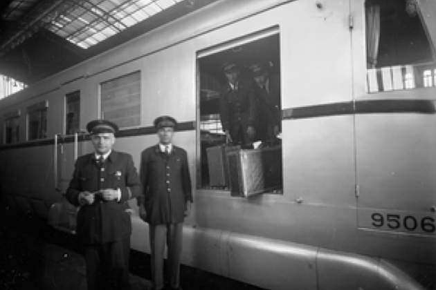 Personal de Renfe. Circa 1950. Fuente: Fundacion de los Ferrocarriles Españoles (1)