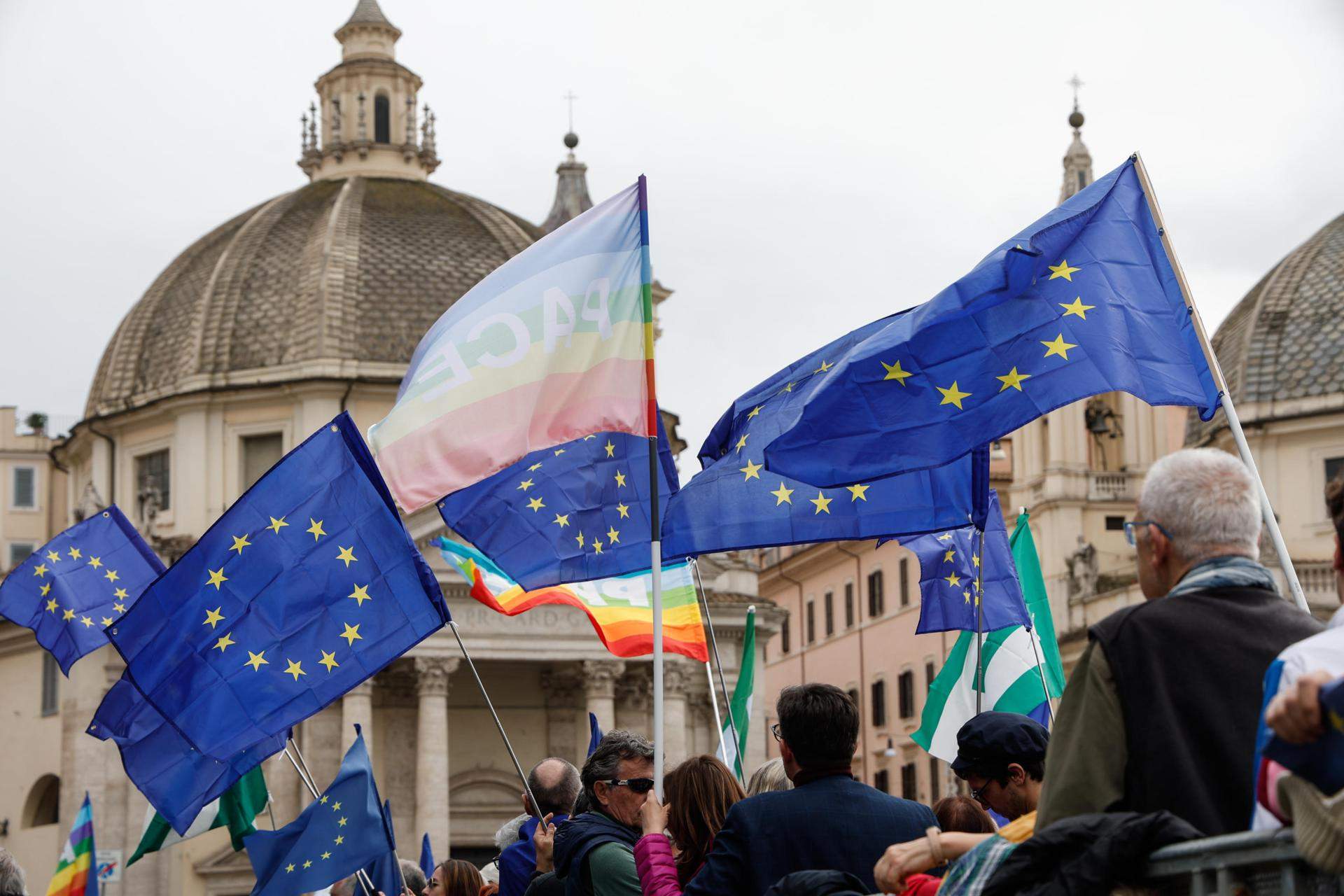 Unas 50.000 personas salen a las calles en Roma en una gran movilización europeísta