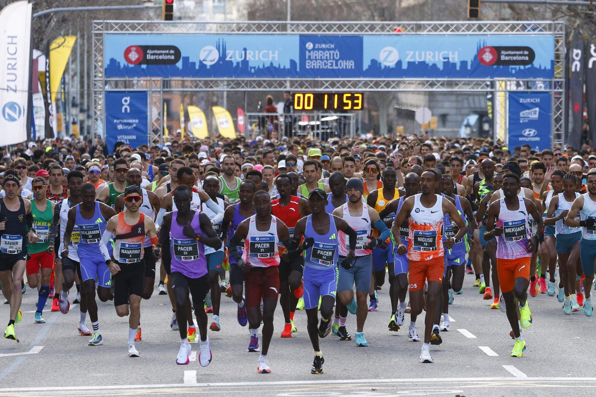 Tesfaye Deriba y Sharon Chelimo se adjudican la Maratón de Barcelona 2025 y pulverizan los récords