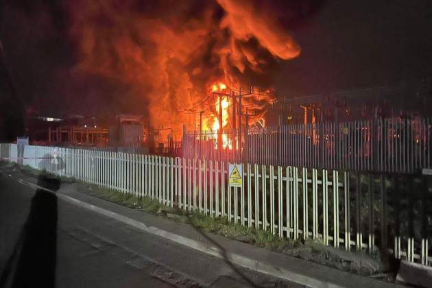 incendi estacio electrica aeroport heathrow londres foto bombers de londres