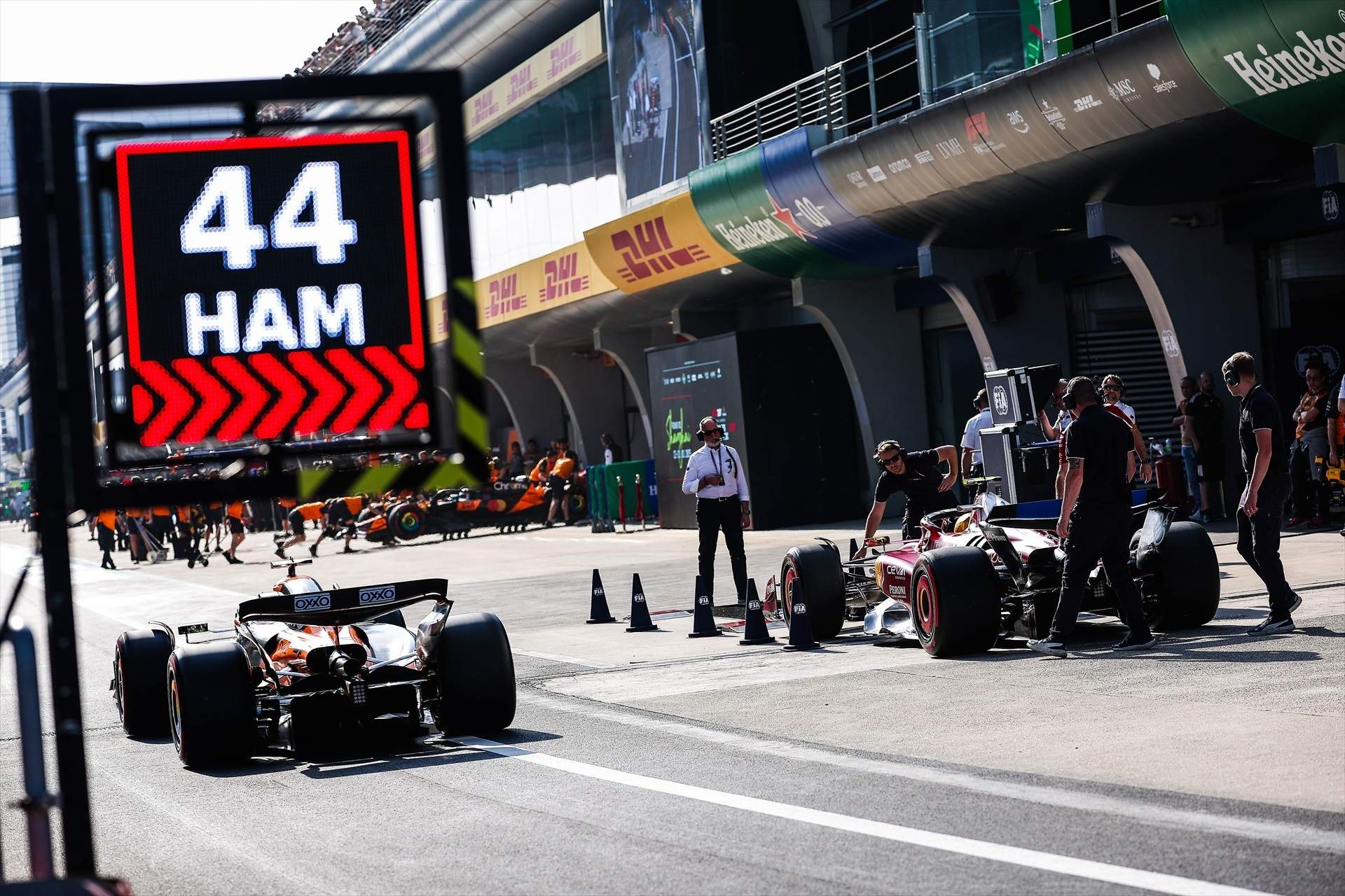 Debacle en Ferrari: Hamilton y Leclerc, descalificados del GP de China