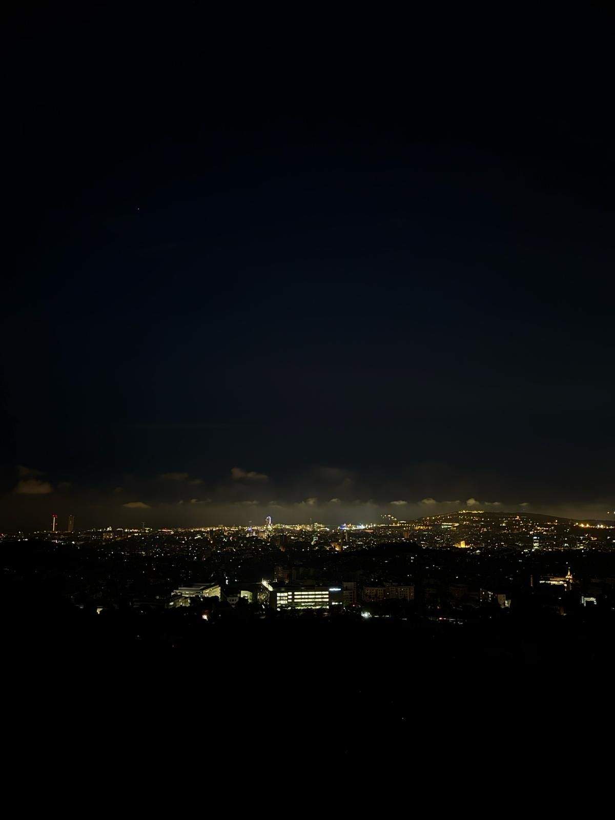 Barcelona desde la carretera de las aguas / Bruno Xirau Barcelona desde la carretera de las aguas / Bruno Xirau