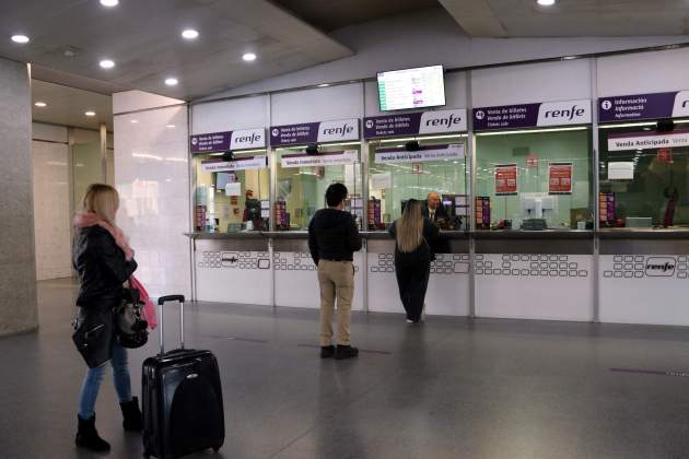 Estación de tren de Girona el día siguiente de la apagón / Foto: Maria Garcia y Gerard Vilà (ACN) Estación de tren de Girona el día siguiente de la apagón / Foto: Maria Garcia y Gerard Vilà (ACN)