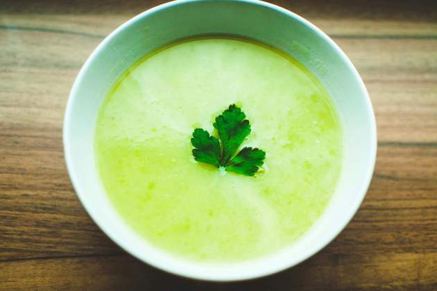 Para la versión más ligera solo hay que añadir algo de caldo de verduras / Foto: Unsplash Para la versión más ligera solo hay que añadir algo de caldo de verduras / Foto: Unsplash