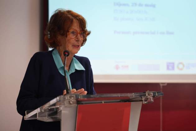 La síndica Greuges, Esther Giménez-Salinas a l'Icab La síndica Greuges, Esther Giménez-Salinas a l'Icab