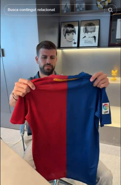 La estantería de Gerard Piqué con las ilustraciones de sus dos hijos / TikTok La estantería de Gerard Piqué con las ilustraciones de sus dos hijos / TikTok
