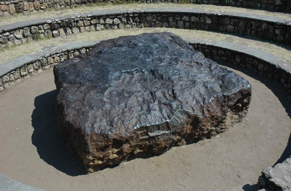 Este enorme meteorito esconde varios misterios Este enorme meteorito esconde varios misterios