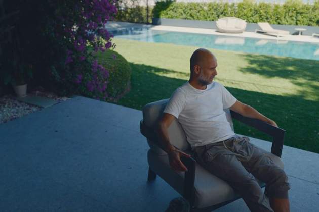 Pep Guardiola a la seva piscina de Pedralbes, Amazon Pep Guardiola a la seva piscina de Pedralbes, Amazon