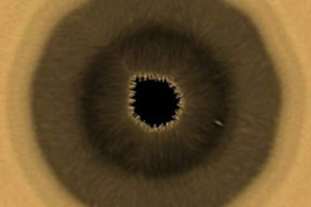 Decágono de nubes en el polo sur de Saturno Decágono de nubes en el polo sur de Saturno